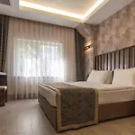 Royal Hotel 4*