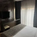 Royal Hotel 4*