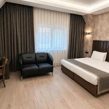 Royal 4*