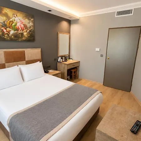 Royal Hotel 4*
