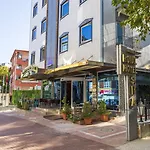 Royal מלון 4*